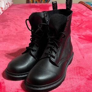 NWB (no lid) Dr. Martens 1460 Pascal Mono size10 (women)